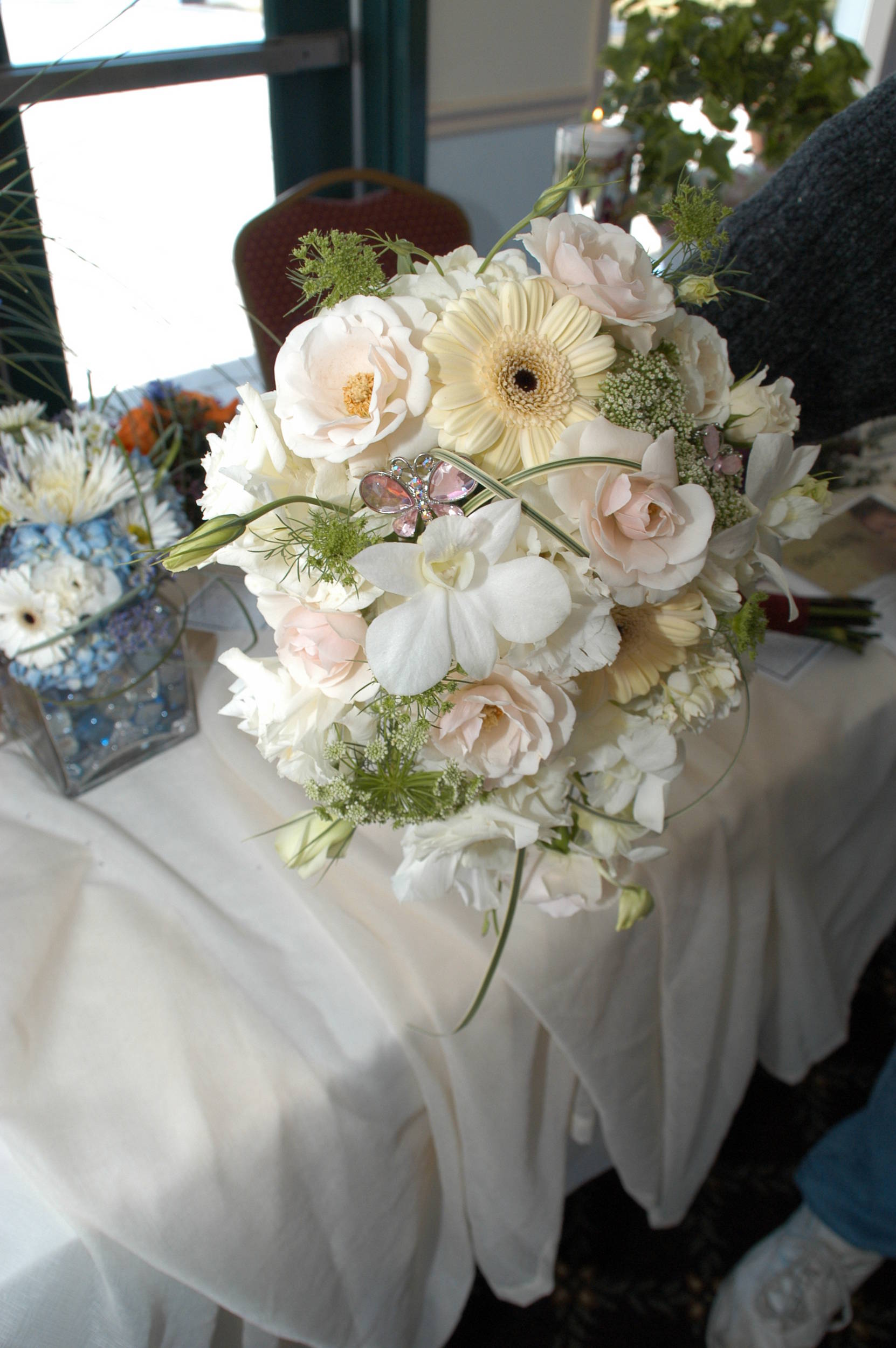 Petite Teardrop Bouquet in Creams and Whites