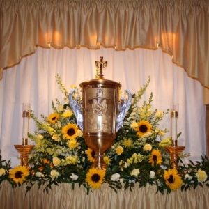 Church Flowers for Holy Thursday