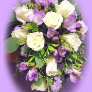 bride_wedding_bouquet_roses_freesia