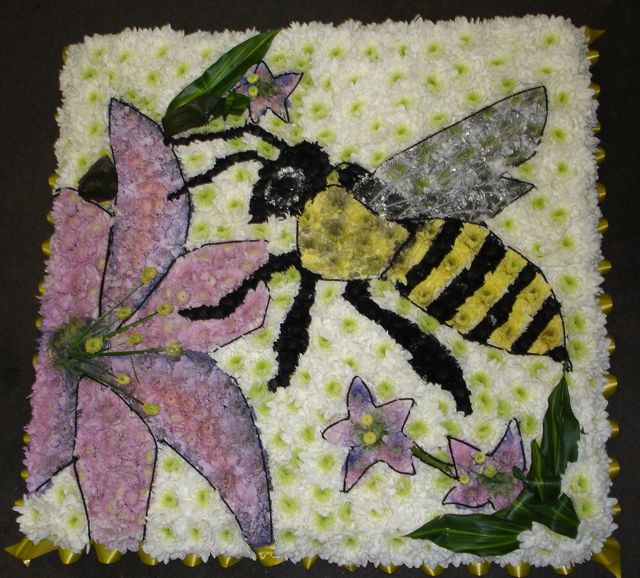 Bee picture Board