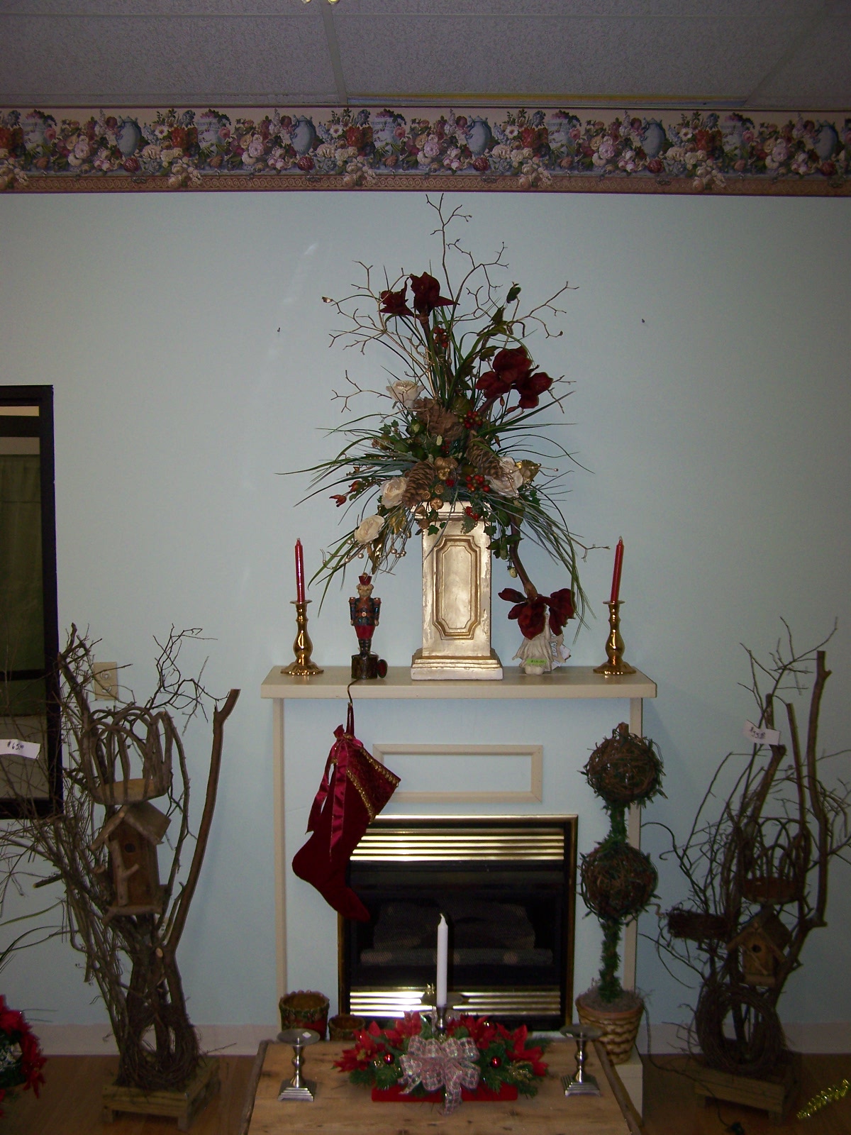 Christmas Open House Mantle Arrangement